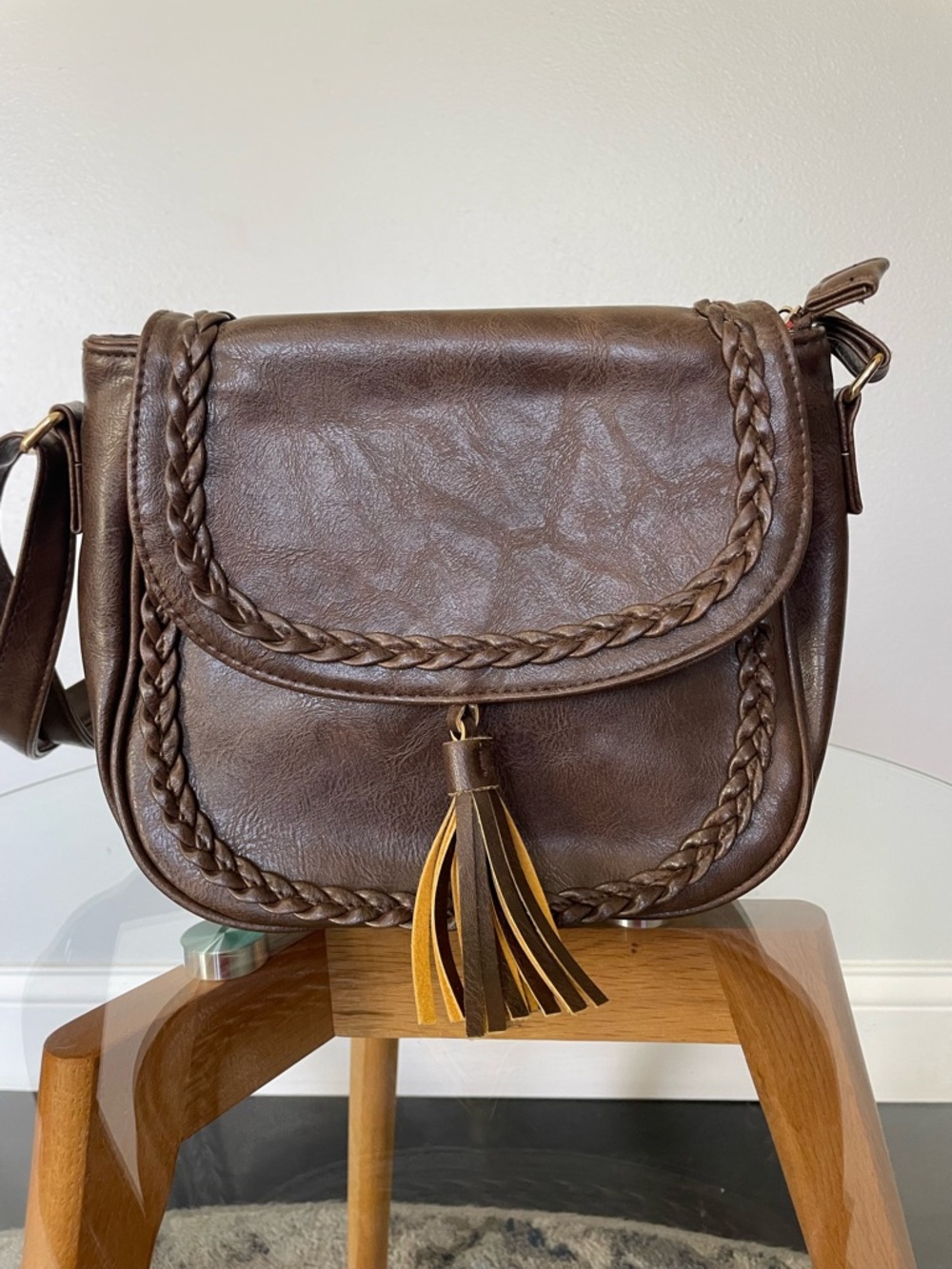 KKXIU Flap Saddle Crossbody Bag with Tassel